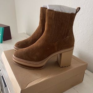 Stev Madden Chestnut Suede Boots